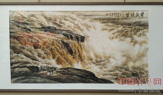 现场展出的绘画作品 中国经济网记者李冬阳摄 现场展出的绘画作品 中国经济网记者李冬阳摄