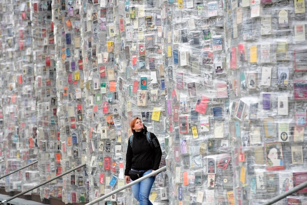 Marta Minujinڵ14쿨չϵƷ鼮ũThe Parthenon of BooksͼƬCourtesy Thomas Lohnes Getty Images