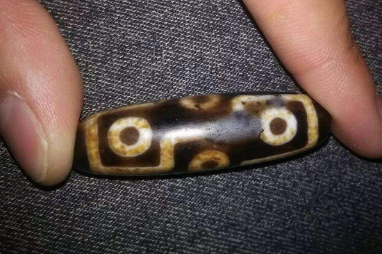 黑白珠和天珠的区别