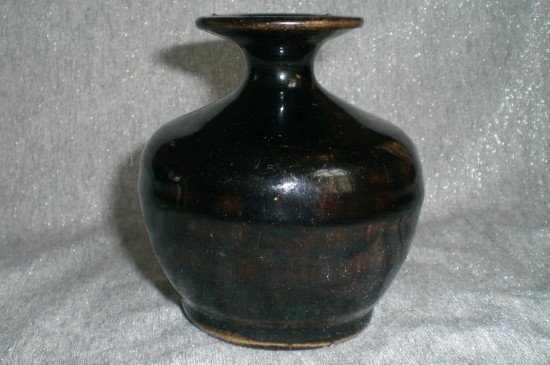 老黑釉瓷器底足特征