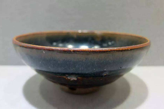 老黑釉瓷器底足特征
