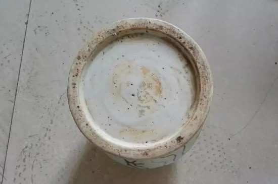釉里红仿制不了的特征